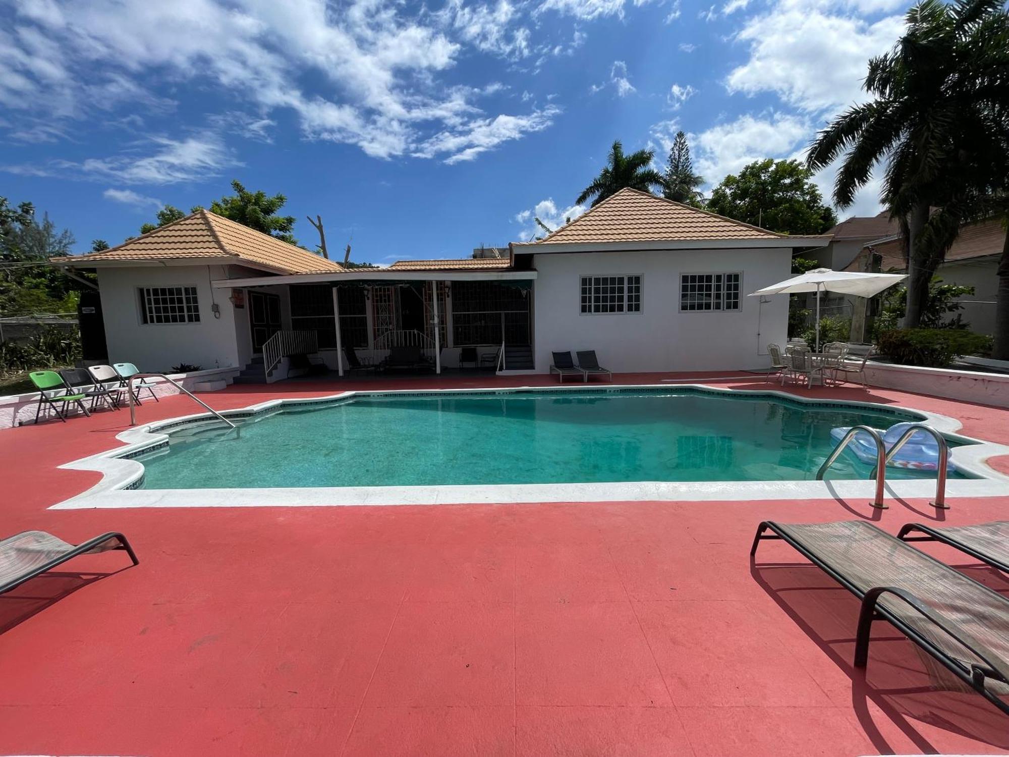 Peaceful Palms Montego Bay Hotel Exterior foto