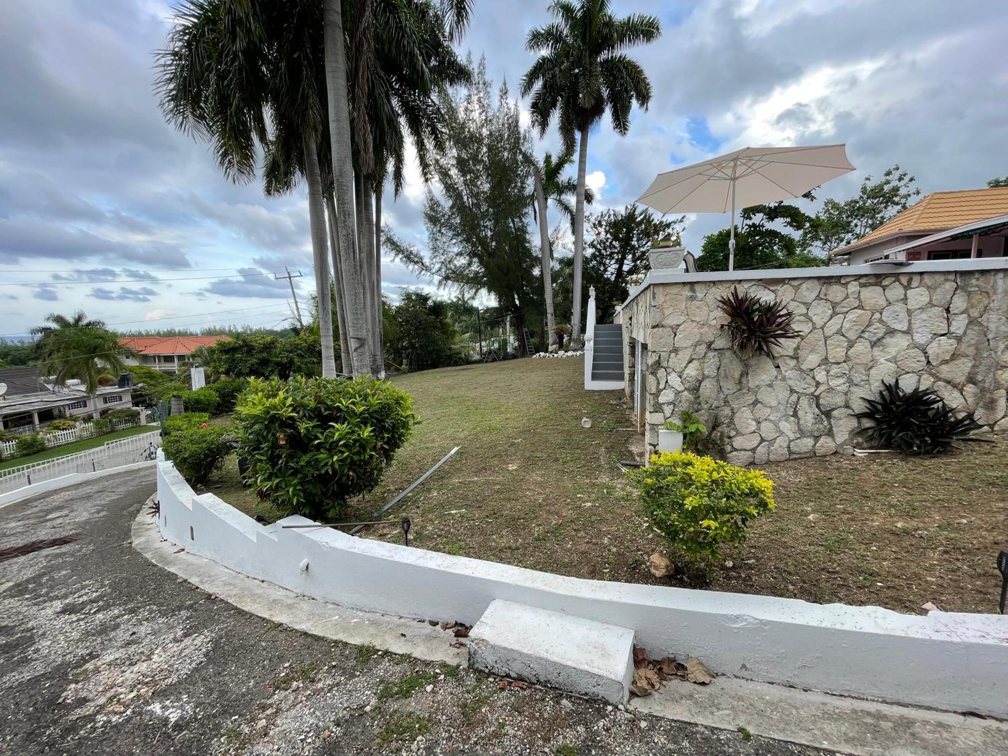 Peaceful Palms Montego Bay Hotel Exterior foto